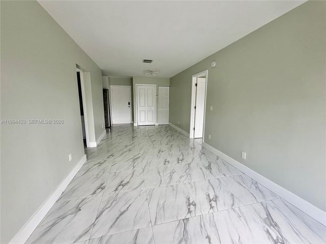 488 NE 18th Ave 103, Homestead, FL 33033