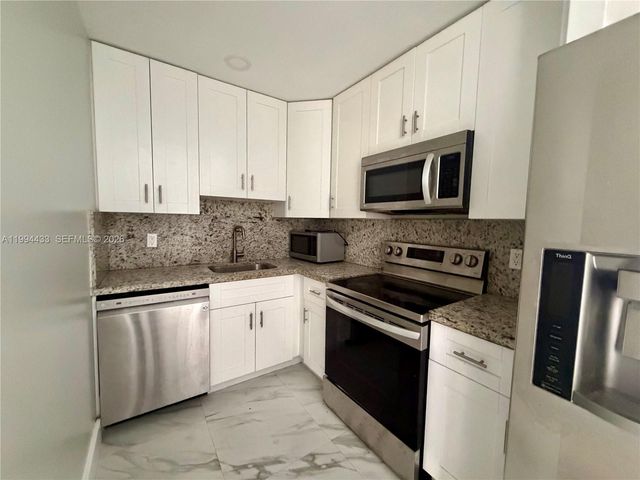 488 NE 18th Ave 103, Homestead, FL 33033