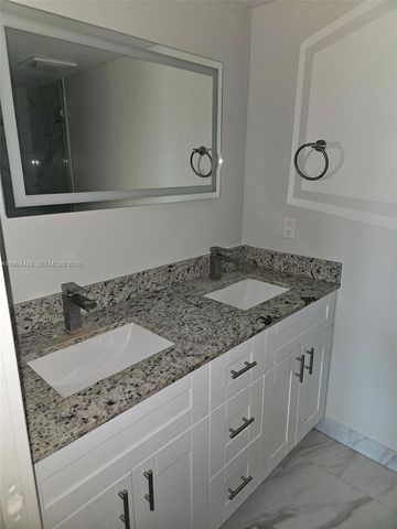 488 NE 18th Ave 103, Homestead, FL 33033