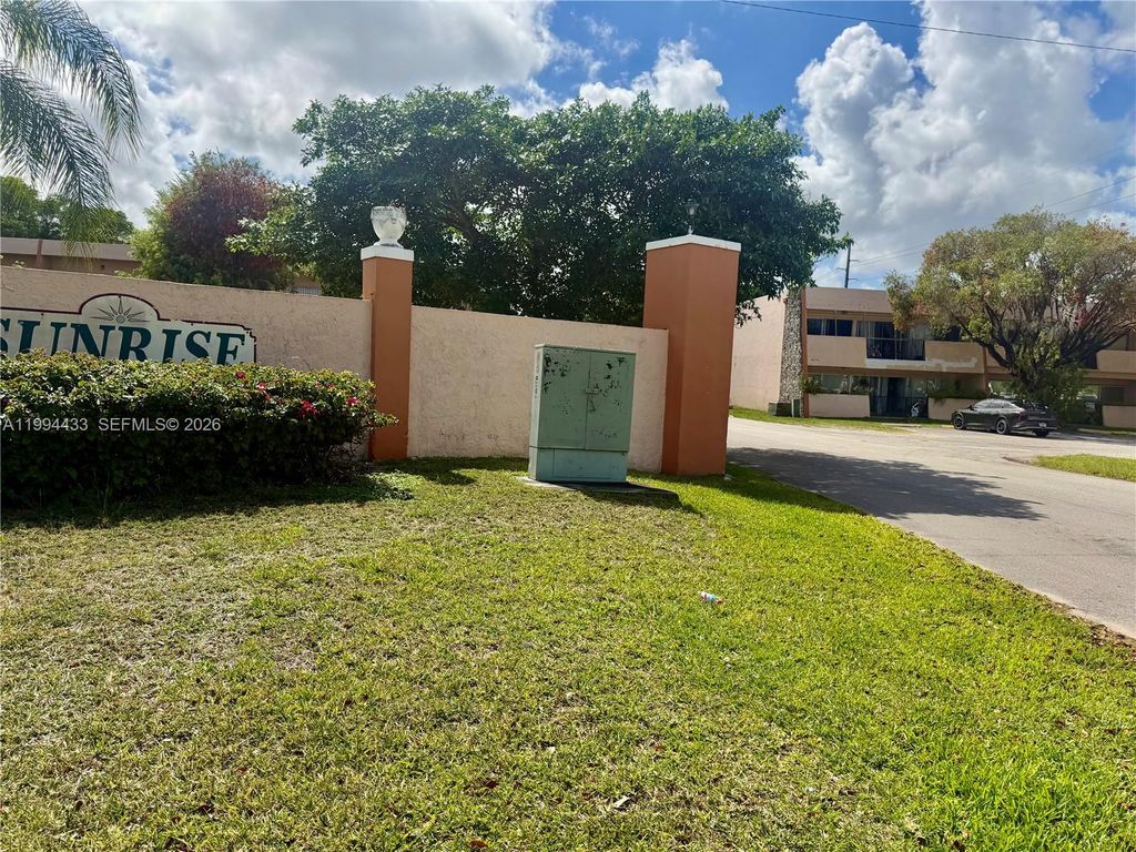 488 NE 18th Ave 103, Homestead, FL 33033