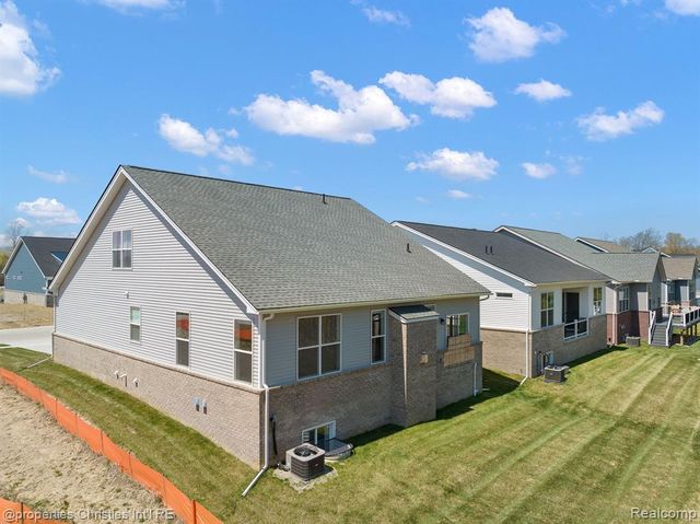 5545 Helmsdale Boulevard, West Bloomfield, MI 48322