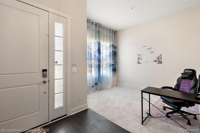 5545 Helmsdale Boulevard, West Bloomfield, MI 48322