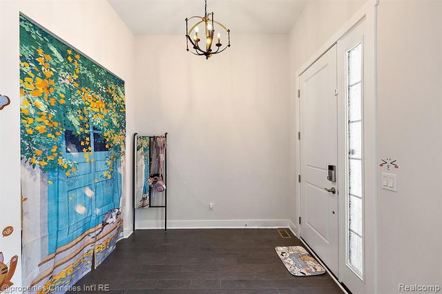 5545 Helmsdale Boulevard, West Bloomfield, MI 48322