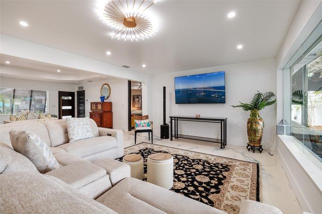 2216 S OCCIDENT STREET, Tampa, FL 33629