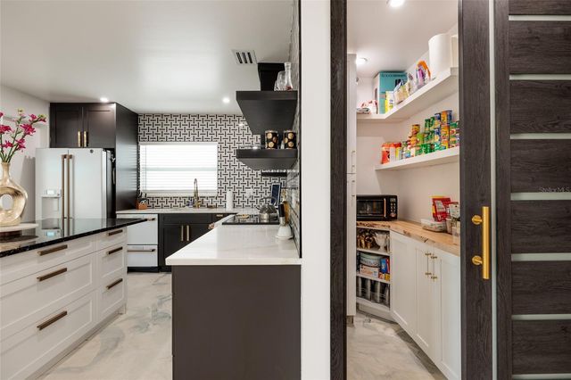 2216 S OCCIDENT STREET, Tampa, FL 33629