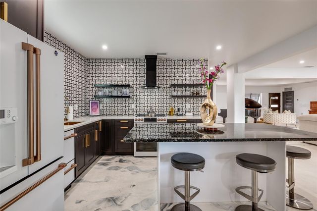 2216 S OCCIDENT STREET, Tampa, FL 33629