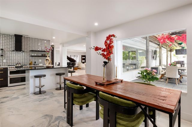 2216 S OCCIDENT STREET, Tampa, FL 33629