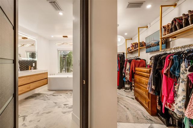 2216 S OCCIDENT STREET, Tampa, FL 33629