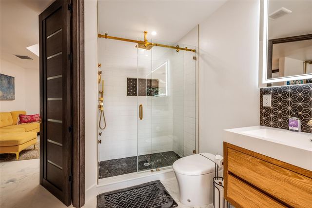 2216 S OCCIDENT STREET, Tampa, FL 33629