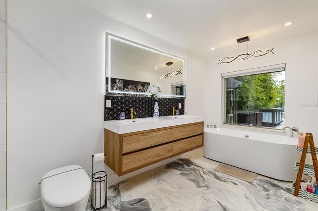 2216 S OCCIDENT STREET, Tampa, FL 33629