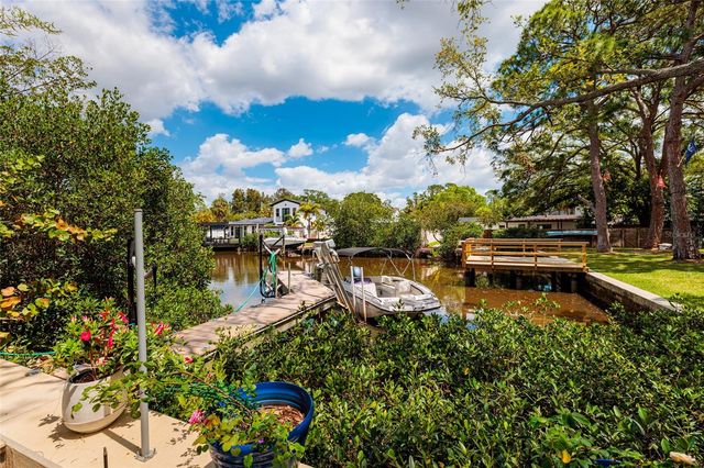 2216 S OCCIDENT STREET, Tampa, FL 33629