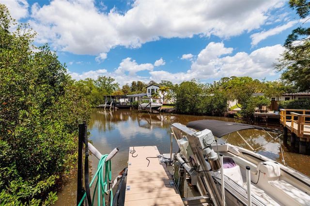 2216 S OCCIDENT STREET, Tampa, FL 33629