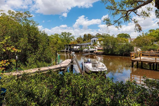 2216 S OCCIDENT STREET, Tampa, FL 33629