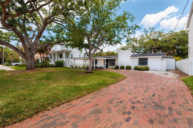 2216 S OCCIDENT STREET, Tampa, FL 33629