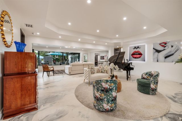 2216 S OCCIDENT STREET, Tampa, FL 33629