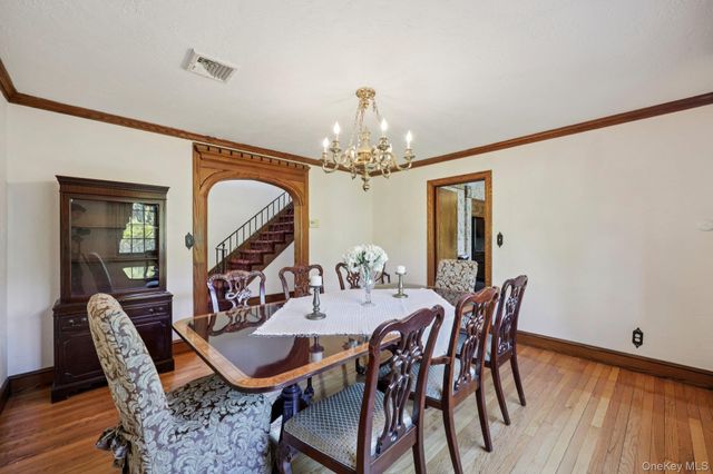 12 Sutton Place, Rockville Centre, NY 11570