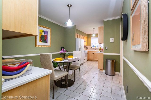 424 Oak Run Court 11, Royal Oak, MI 48073