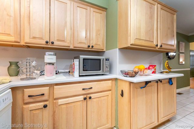 424 Oak Run Court 11, Royal Oak, MI 48073