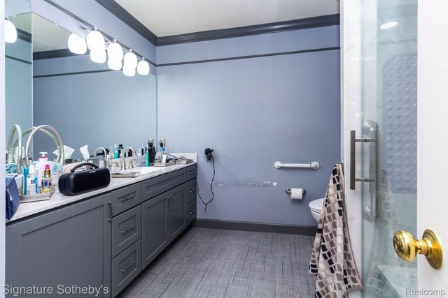 424 Oak Run Court 11, Royal Oak, MI 48073