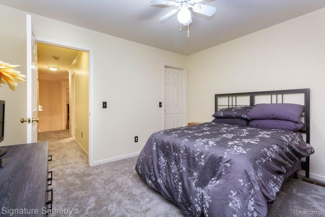 424 Oak Run Court 11, Royal Oak, MI 48073