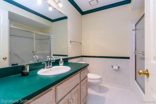 424 Oak Run Court 11, Royal Oak, MI 48073