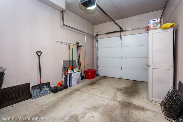 424 Oak Run Court 11, Royal Oak, MI 48073