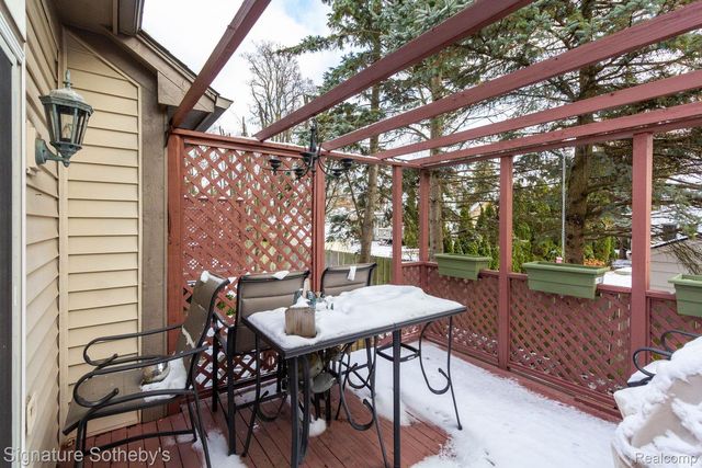 424 Oak Run Court 11, Royal Oak, MI 48073