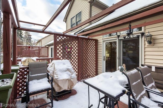 424 Oak Run Court 11, Royal Oak, MI 48073