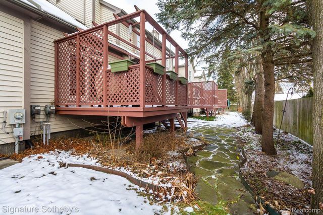 424 Oak Run Court 11, Royal Oak, MI 48073