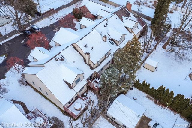 424 Oak Run Court 11, Royal Oak, MI 48073