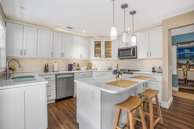 490 10th Place, Vero Beach, FL 32960