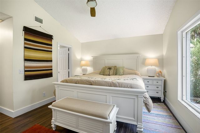 490 10th Place, Vero Beach, FL 32960
