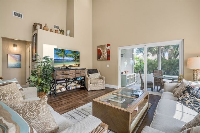 490 10th Place, Vero Beach, FL 32960