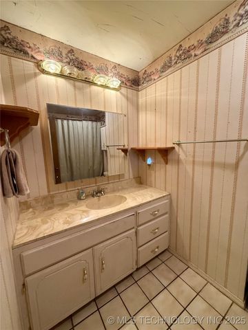 207 Valhalla Drive, Muskogee, OK 74403