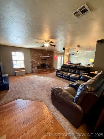 207 Valhalla Drive, Muskogee, OK 74403