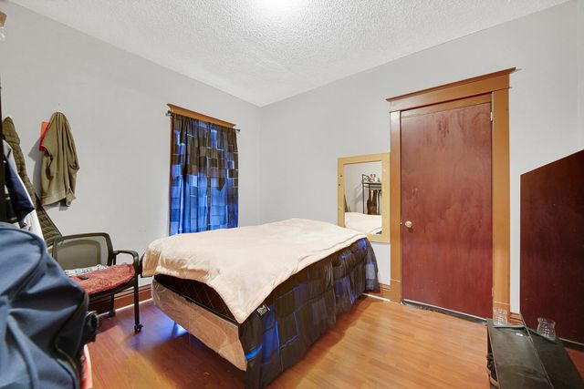 511 E 3rd Avenue, Joliet, IL 60433