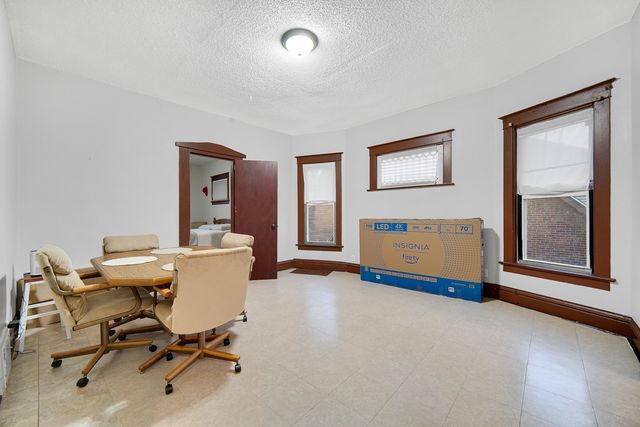 511 E 3rd Avenue, Joliet, IL 60433