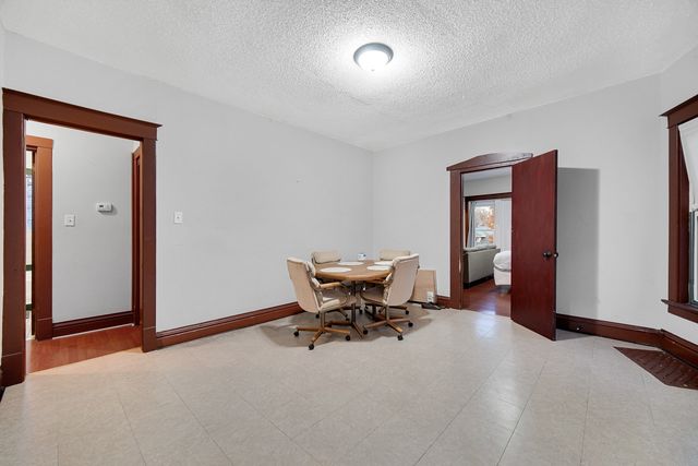 511 E 3rd Avenue, Joliet, IL 60433