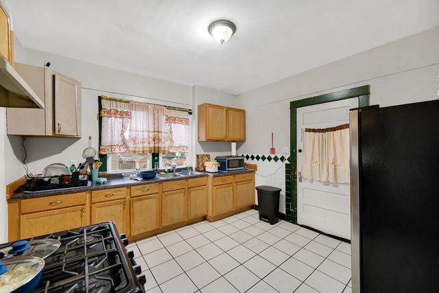 511 E 3rd Avenue, Joliet, IL 60433