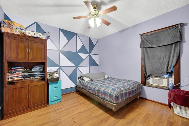 511 E 3rd Avenue, Joliet, IL 60433