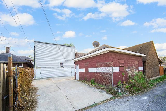 511 E 3rd Avenue, Joliet, IL 60433