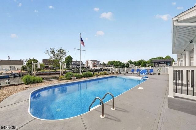 378 Bayview Ave, Berkeley Twp., NJ 08721