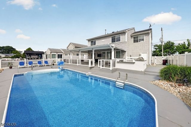 378 Bayview Ave, Berkeley Twp., NJ 08721
