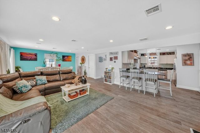 378 Bayview Ave, Berkeley Twp., NJ 08721