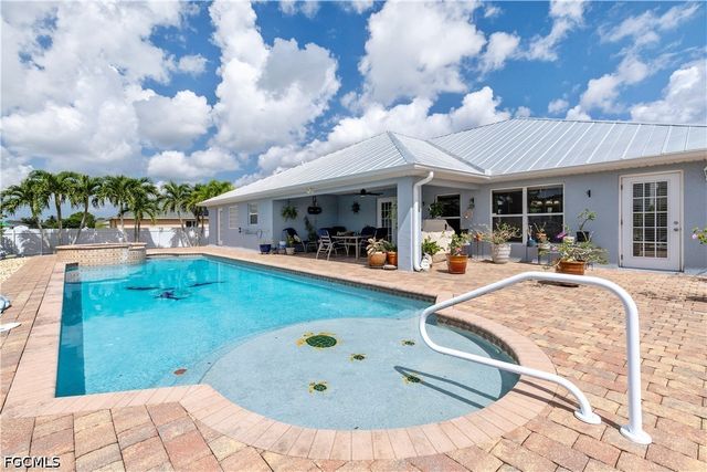 1620 NW 12th ST, Cape Coral, FL 33993