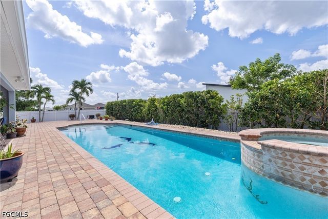 1620 NW 12th ST, Cape Coral, FL 33993
