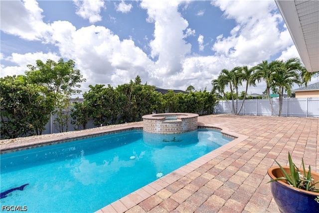 1620 NW 12th ST, Cape Coral, FL 33993