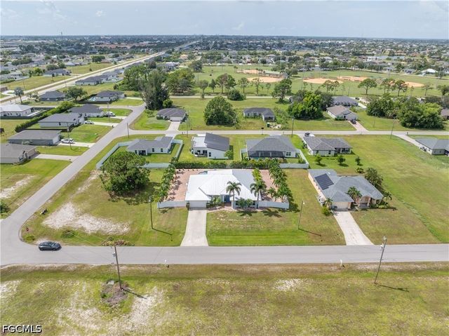 1620 NW 12th ST, Cape Coral, FL 33993