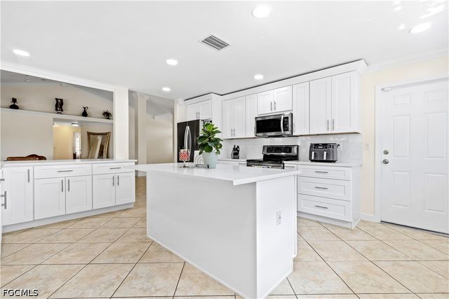 1620 NW 12th ST, Cape Coral, FL 33993