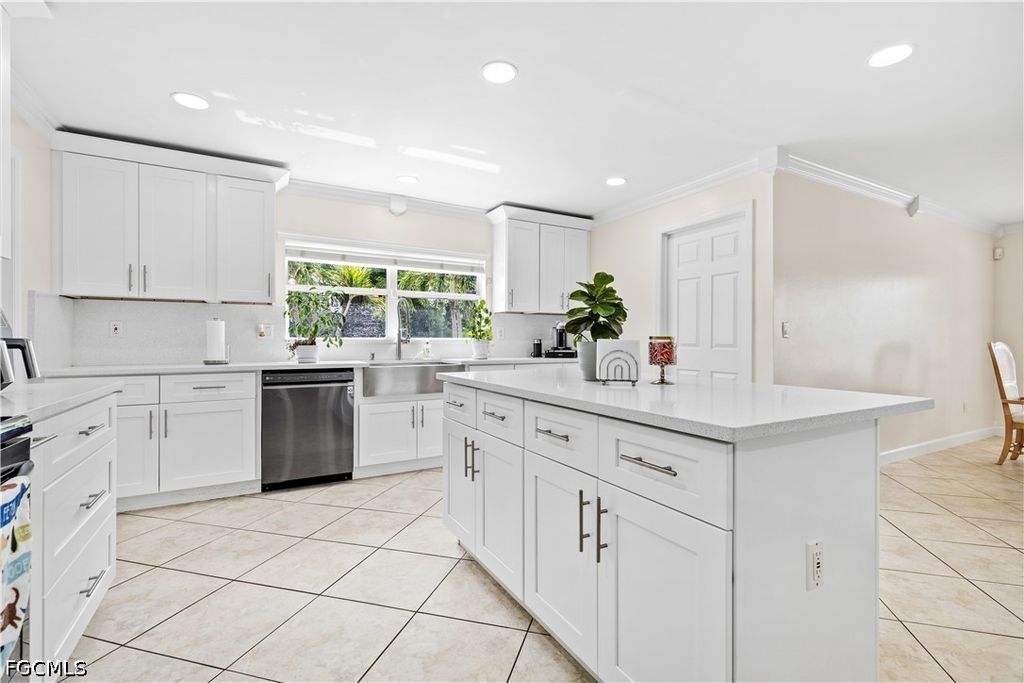 1620 NW 12th ST, Cape Coral, FL 33993